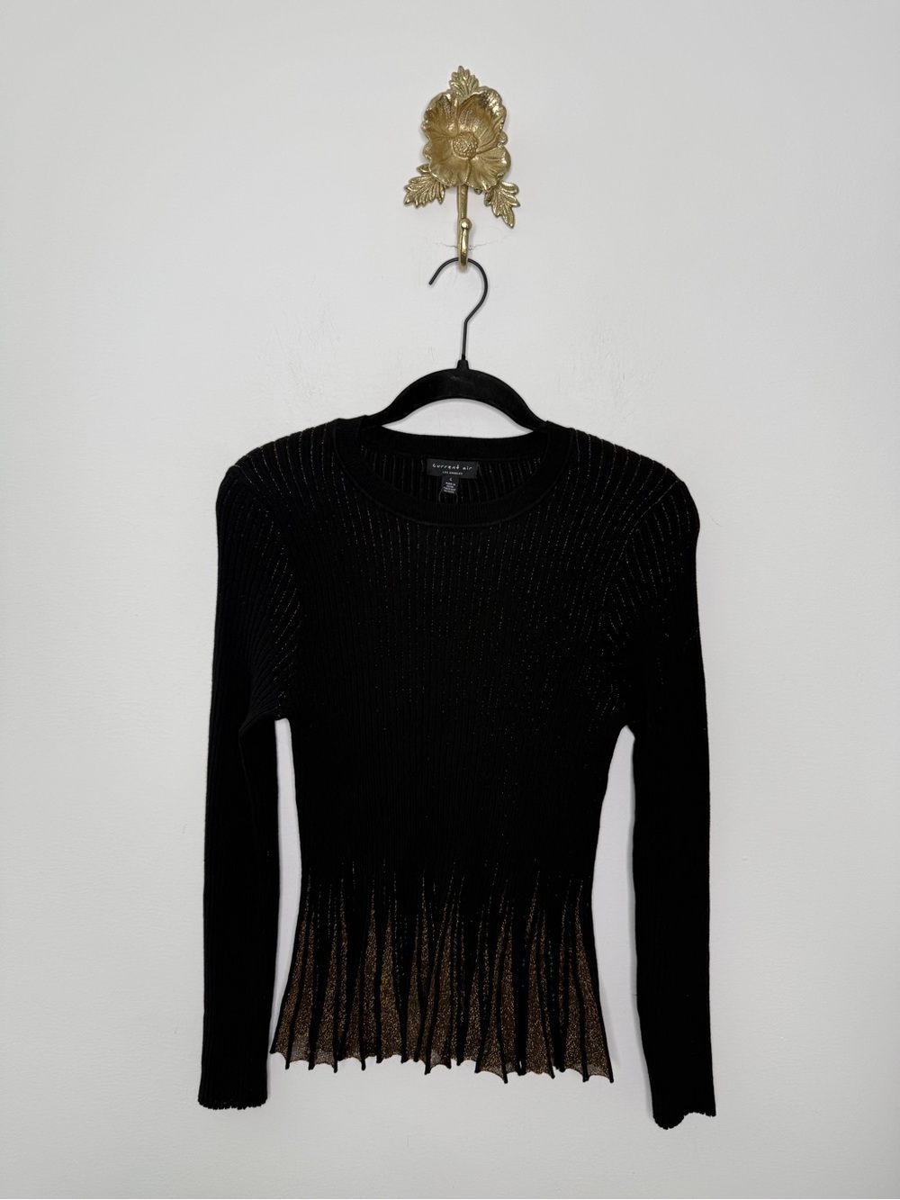 Current Air Ruffle Hem Sweater L